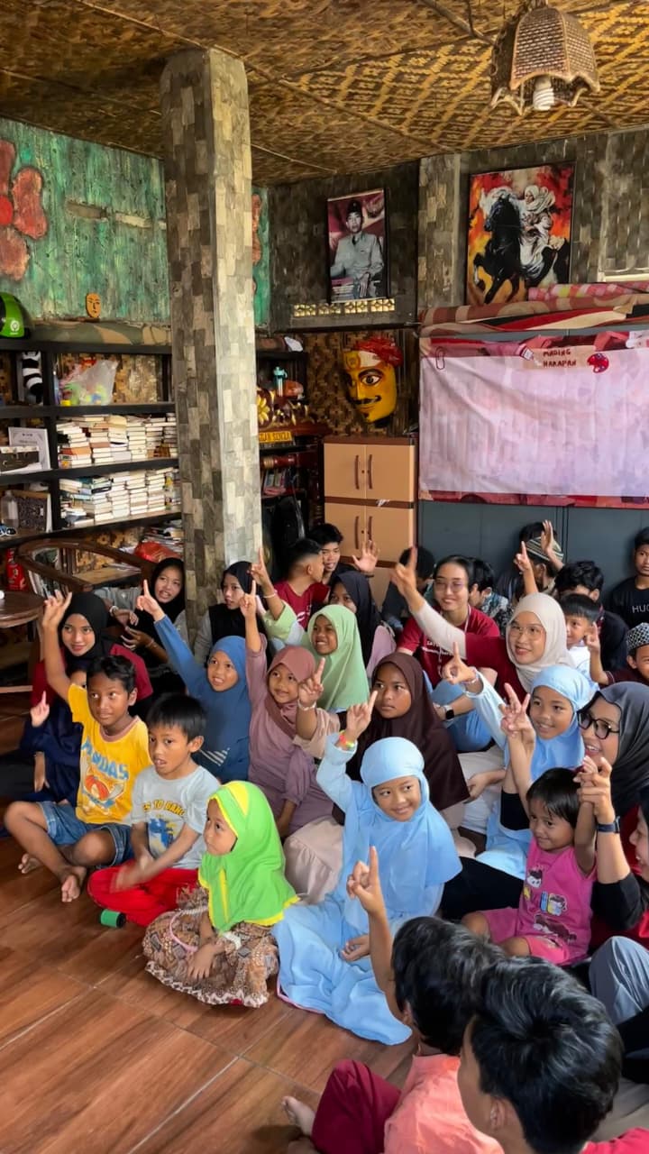 Melukis Kipas & Mading Harapan